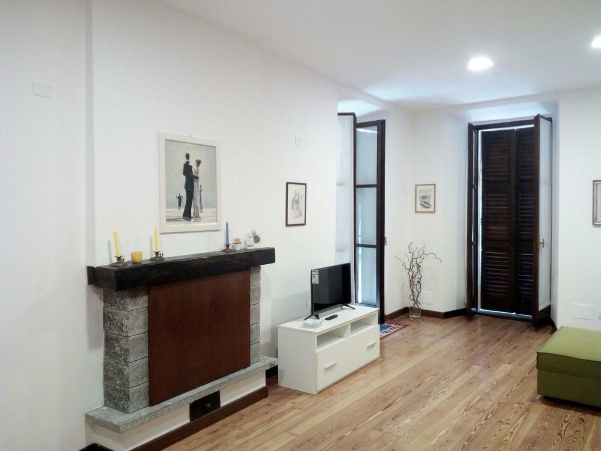 Appartamento Di Meri แวร์บาเนีย ภายนอก รูปภาพ